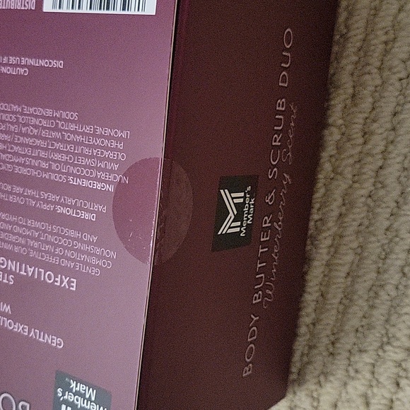 Body Butter & Scrub Duo Gift Pack - Winterberry - Picture 3 of 4